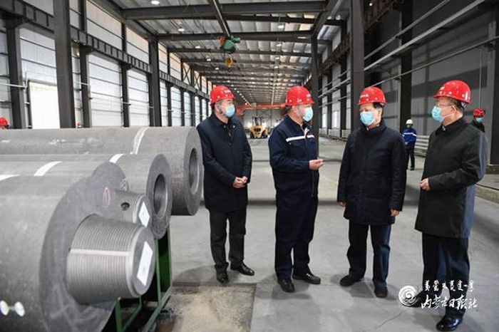 內蒙古自治區黨委書記石泰峰到吉蒙炭素調研 內蒙古自治區黨委書記石泰峰到吉蒙炭素調研