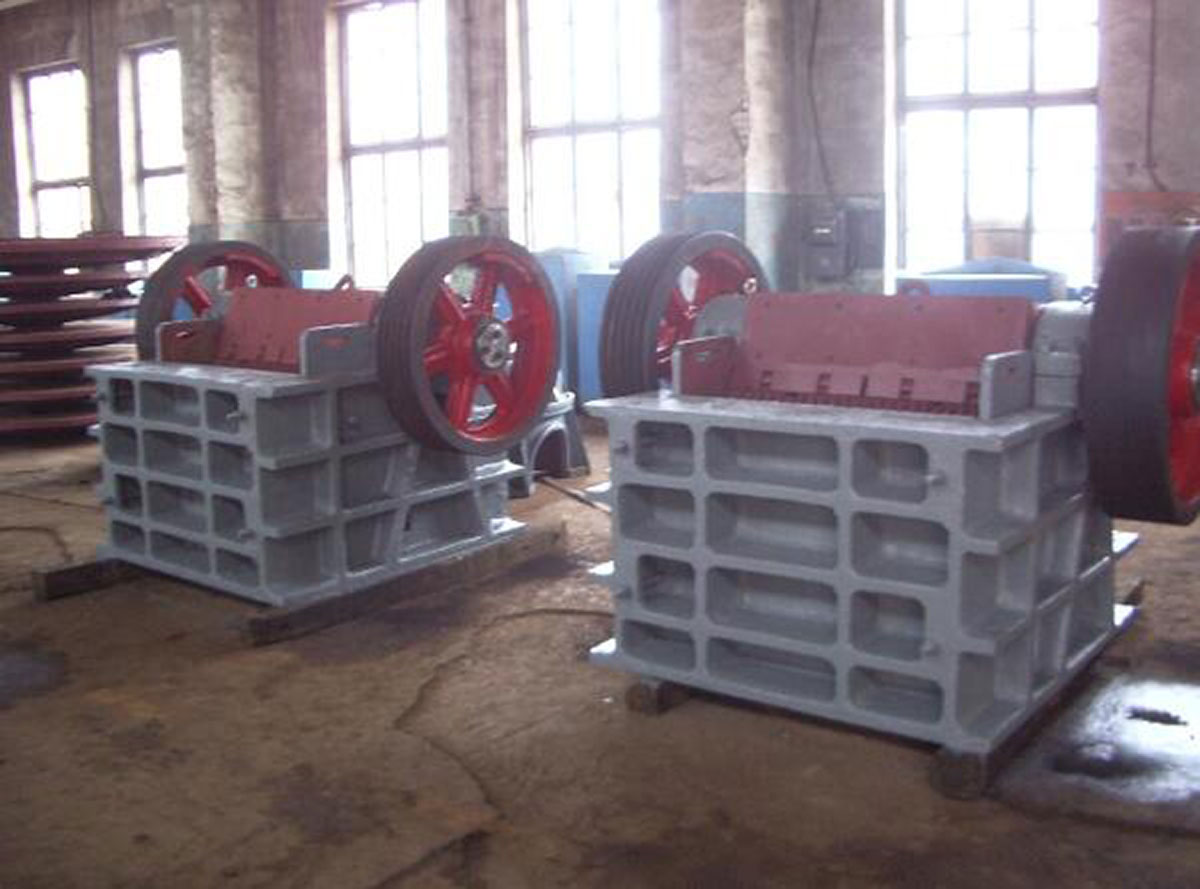 鄂式破碎機 鄂式破碎機